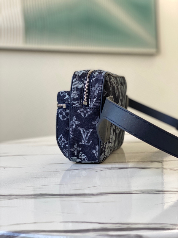 ルイヴィトンバッグ背面デザイン